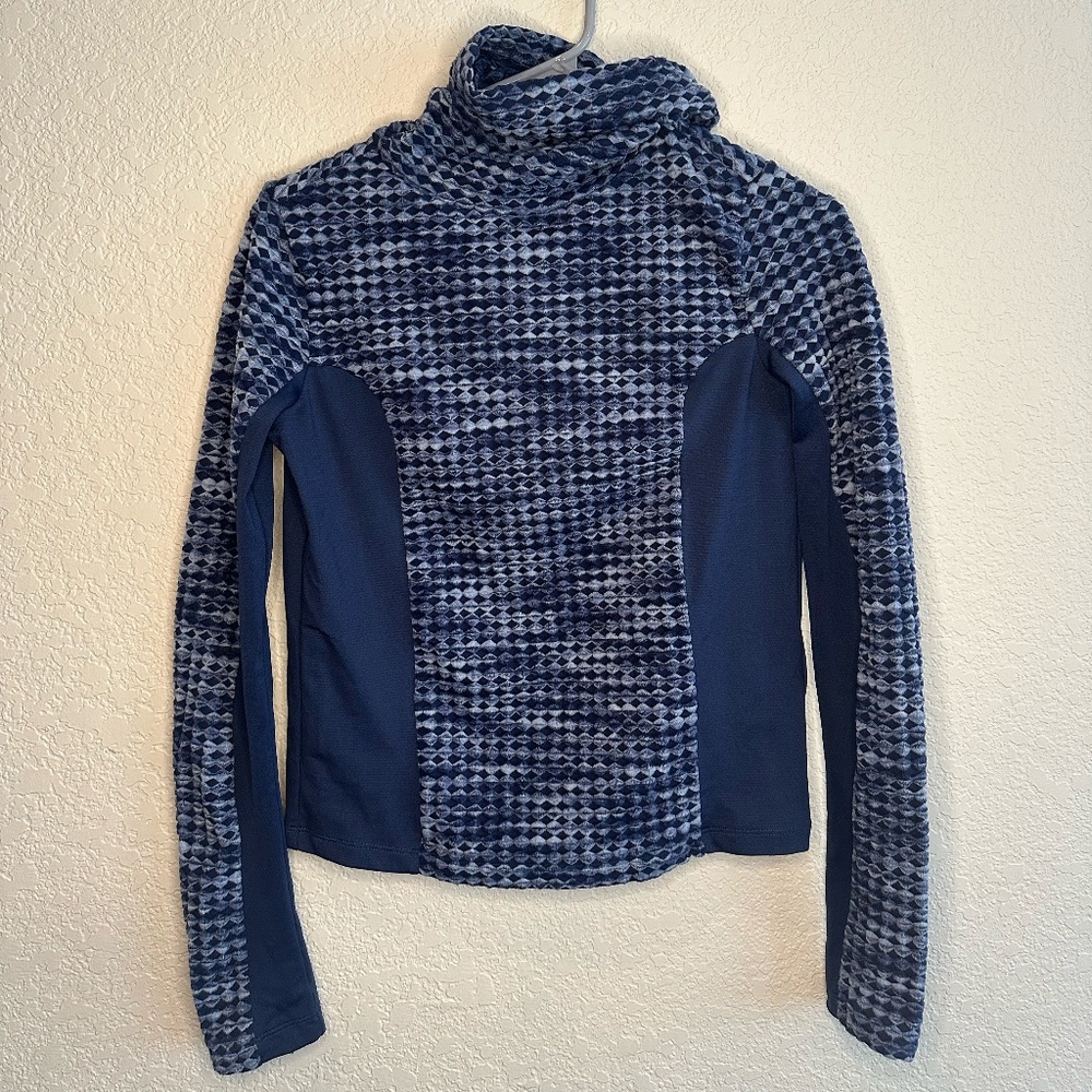 Lightweight Nike turtleneck